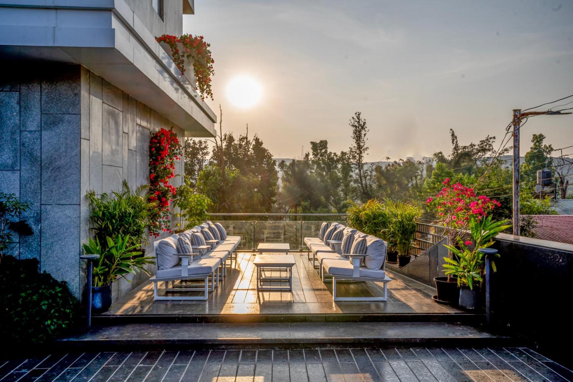 Leela Resort, The Exotic Boutique Hotel - Pure Veg Махабалешвар Экстерьер фото