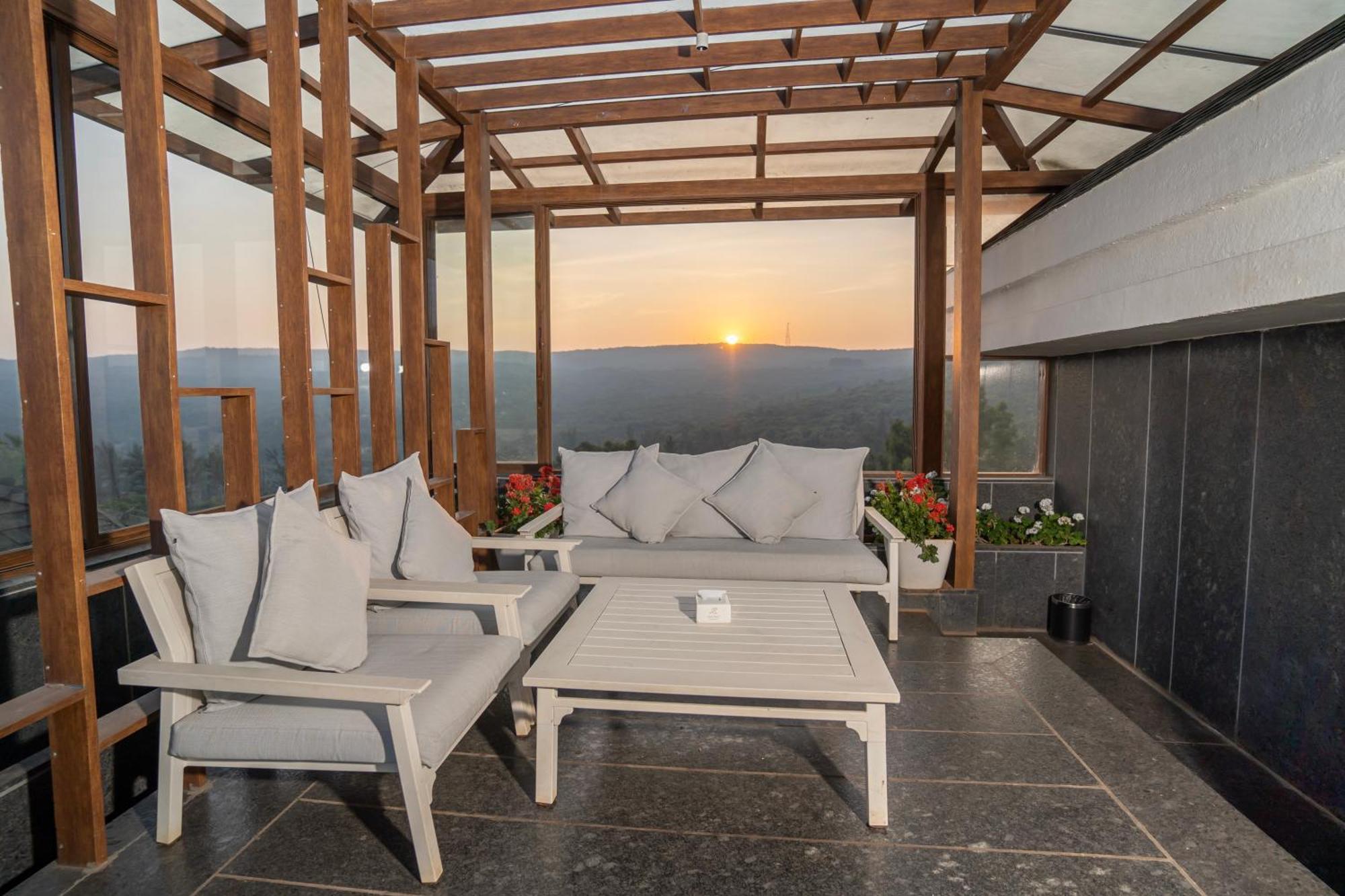 Leela Resort, The Exotic Boutique Hotel - Pure Veg Махабалешвар Экстерьер фото