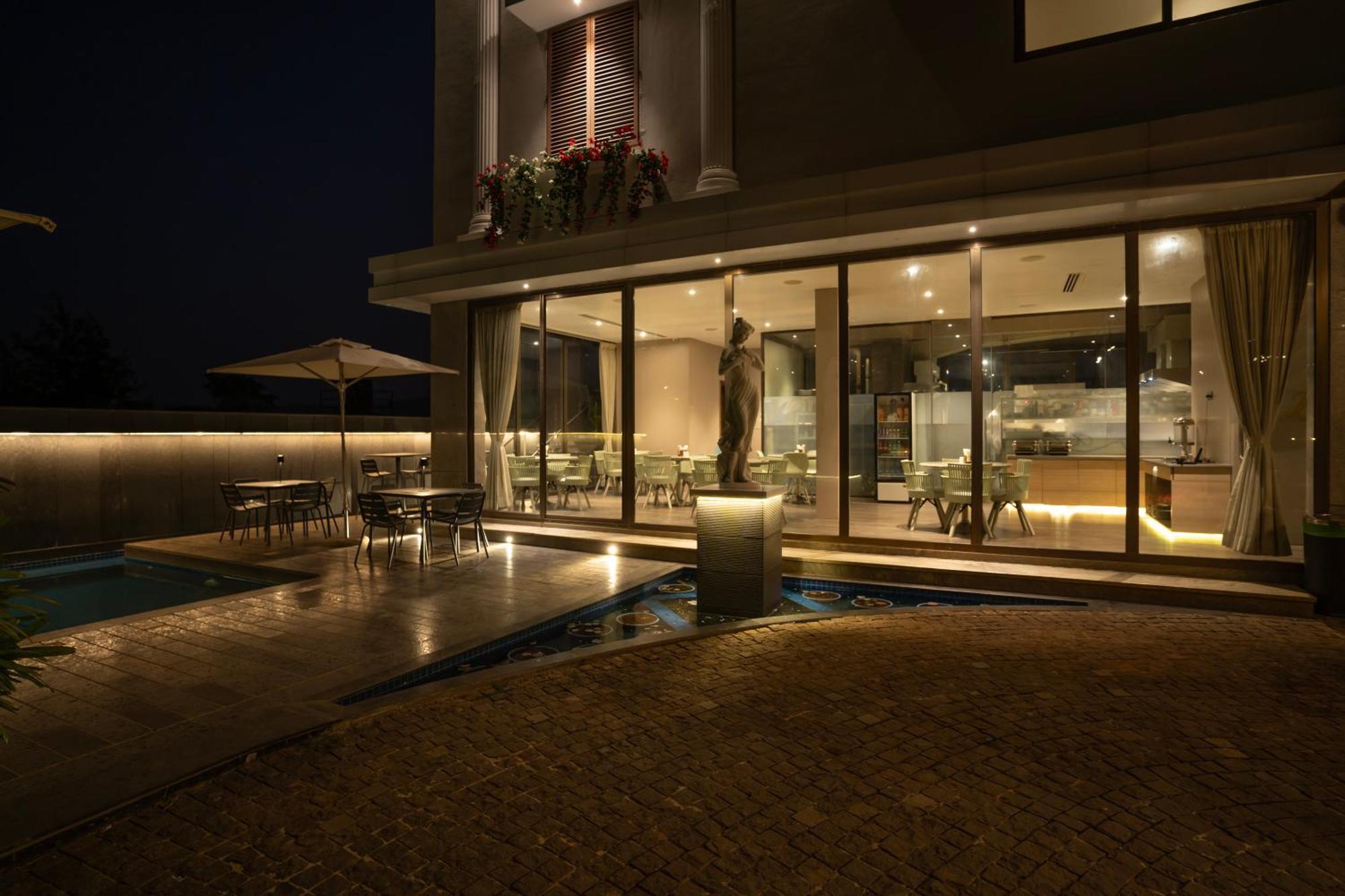 Leela Resort, The Exotic Boutique Hotel - Pure Veg Махабалешвар Экстерьер фото