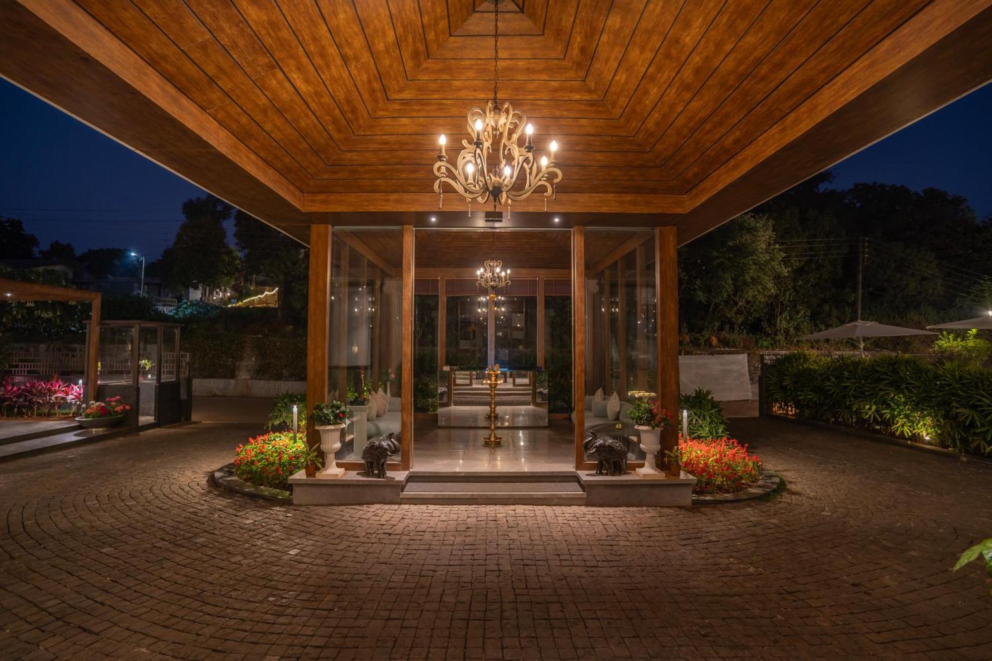 Leela Resort, The Exotic Boutique Hotel - Pure Veg Махабалешвар Экстерьер фото